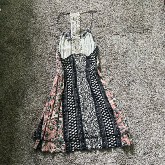 O’Neill Dress - Picture 2 of 3